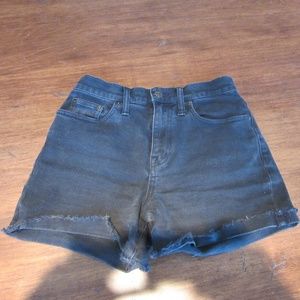 Madewell Shorts in Black with Frayed Hem Size 25